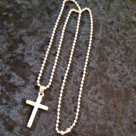 Silver Stainless Steel Cross Pendant Necklace 20 In Long Perfect Size. - Picture 3 of 4
